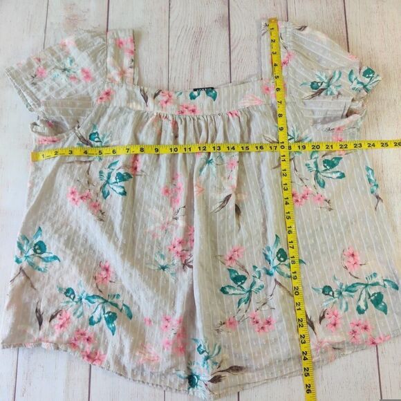 Torrid Clip Jacquard Square Neck Flutter Sleeve Top sz 1 - Picture 9 of 11